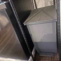 黒ラック三段の画像