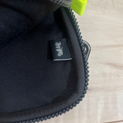 新品　コーチ　カラビナ付き　小物　財布　バック