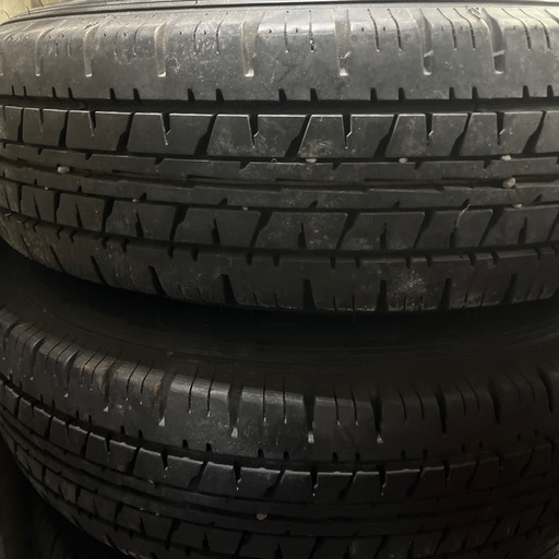 ハイエース等ダンロップ195/80-15 LTホイールキャップ付4本