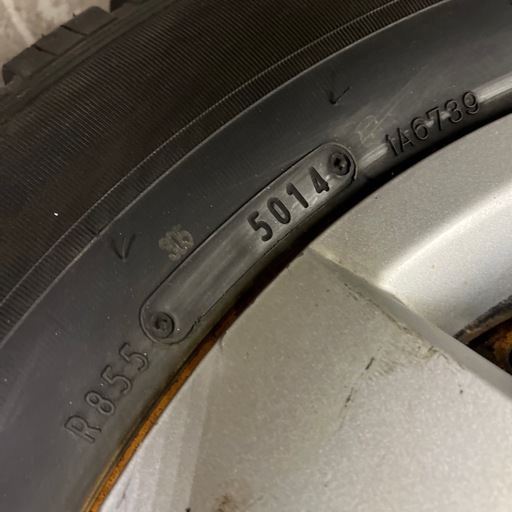 ハイエース等ダンロップ195/80-15 LTホイールキャップ付4本