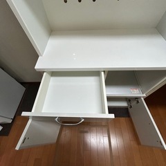 食器棚の画像