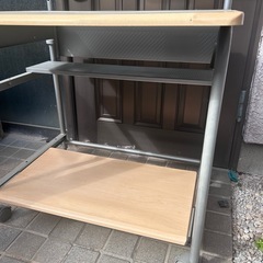 パソコン 机の画像