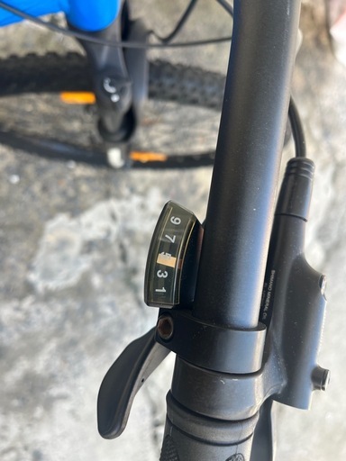 美品‼️9段ギア27.5インチHMBIKE XCM600マウンテンバイクMTBスポーツバイク通勤バイク通学バイク街乗りアウトドア自転車