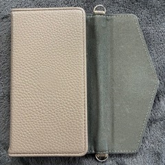 美品　iPhoneSE スマホケース　ストラップ付きの画像