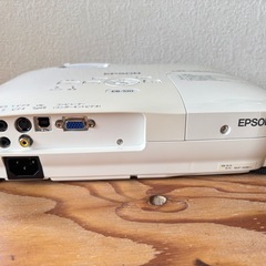 本日最終値下【2〜3回のみ使用】Epson LCD PROJECTOR EB-S10 プロジェクター本体の画像