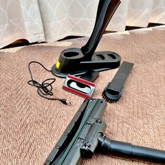 受け渡し決定【コードレス掃除機】充電式、ブラシ等付属の画像