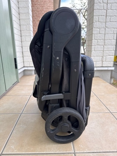 Ergobaby Metro+ ベビーカー(レインカバー、ストラップ付)
