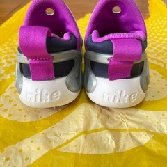 キッズシューズ　NIKE ダイナモgo　の画像