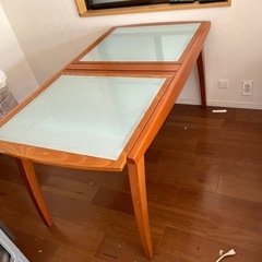 【受渡し者決定❗️】ダイニングテーブル(3/2月曜日以降処分予定)の画像