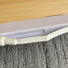 折りたたみ式の木製ブックスタンドの画像