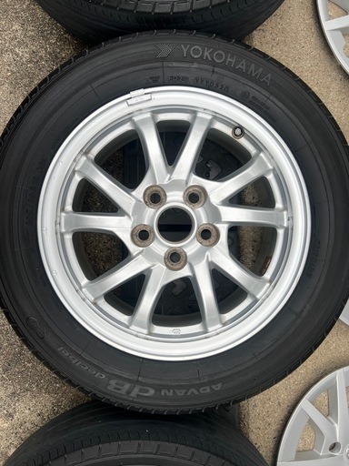 プリウスα 純正ホイール　バリ溝　205/60R16