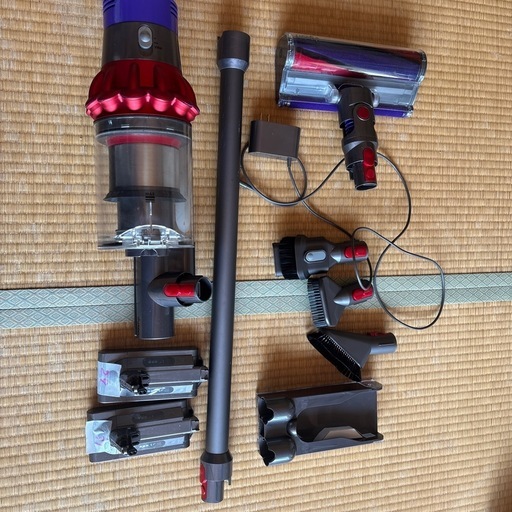 ダイソン　コードレス掃除機　V10 SV12セット