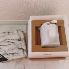 新品未使用 大理石柄加湿器 正方形 モダンの画像