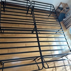 ベッドフレーム　クイーンの画像