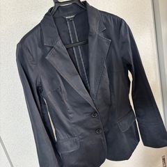 [無料]レディース黒ジャケットの画像