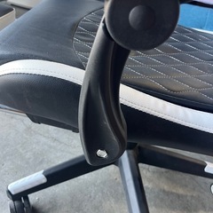 ゲーミングチェアの画像