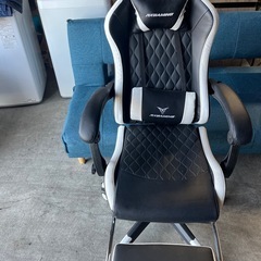 ゲーミングチェアの画像