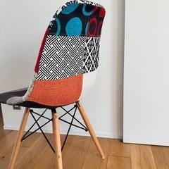 イームズチェアパッチワークの画像