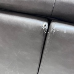 皮のソファの画像