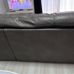 皮のソファの画像