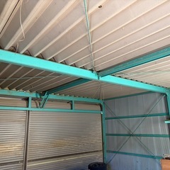 中古スチール製シャター付倉庫の画像