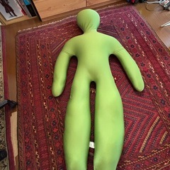 大きなヒト型ビーズクッションの画像