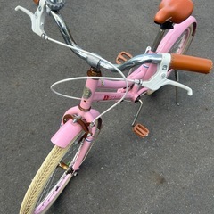 子供用自転車（ピンク）の画像