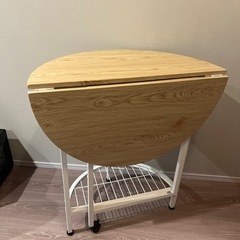 折りたたみ式ダイニングテーブルの画像