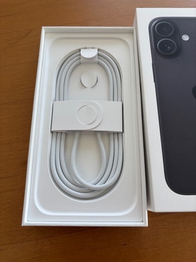 （取引者決定）ほぼ新品iPhone16（訳あり）