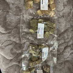 うさぎのおやつ　アルファルファキューブ　4袋
の画像