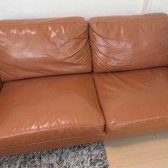 譲ります　2.5〜3人掛け　合成茶革ソファの画像