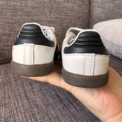 adidas キッズスニーカー 140サイズの画像