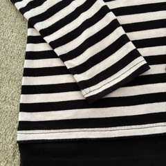 長袖　黒白ボーダー　tシャツ 肩出し　150の画像