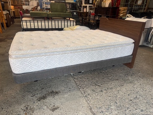 シモンズ Beautyrest セミダブルベッド 美品 照明付き 55000円 