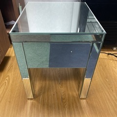 ミラー家具　チェストの画像