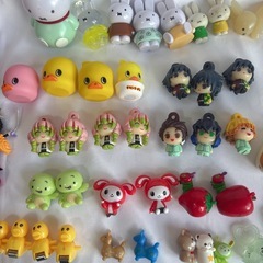 おもちゃ　ミニ　フィギュア　鬼滅の刃　ワンピース　miffy などいろいろの画像