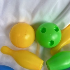 おもちゃ　ボーリングボールセットの画像