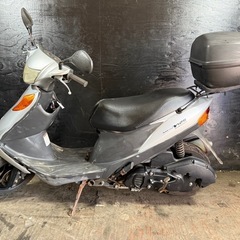 ★支払総額8.2万円★定休日なし！いつでも現車確認可能です！ スズキ アドレスV125 シルバー CF4EA 人気よV125！ ４ストインジェクション！ 集中キー！ サイスタ付き！ カスタムベースに♪の画像