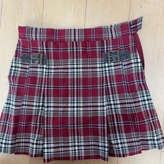 B-5　コムサデモード　女児　100センチ　赤チェックスカート　の画像
