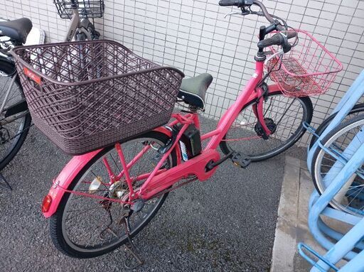 ピンクのアシスト自転車