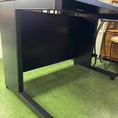 デスク パソコンデスク PCデスク ワークデスク 机 学習机 事務机 ブラック 黒 幅100cm　配線穴付き シンプル モダン スタイリッシュ 在宅勤務 リモートワーク テレワーク オフィス 家具 中古 の画像