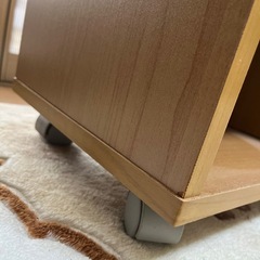 キャスター付き収納棚の画像