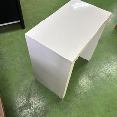 パソコンデスク 白 シンプル 机 学習机 作業台 ワークデスク PCデスク ネイルテーブル カウンターテーブル ミニマリスト 鏡面仕上げ風 幅広 コンパクト 省スペース 北欧 モダン 事務机 在宅勤務 テレワーク ホワイト インテリアの画像