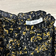 fifth マタニティ　スタンドカラー花柄プリーツワンピースの画像