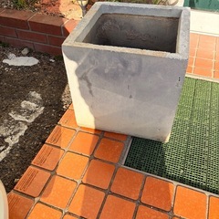 No.220コンクリート風植木鉢　中古品の画像