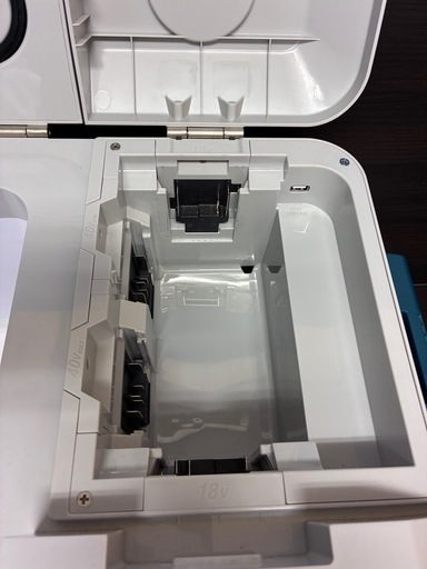 マキタ　充電式保冷温庫　
