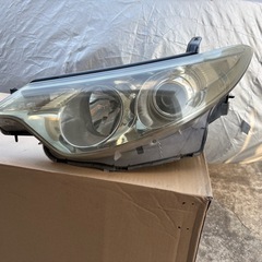 50エスティマ前期ヘッドライトの画像