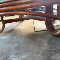 ラタン ガラスローテーブル　引き取り限定の画像