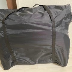 折り畳みベビーベッドの画像