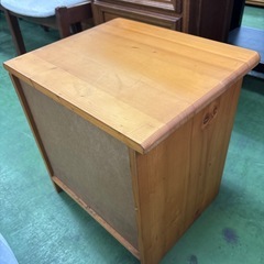 カントリー調 天然木 サイドテーブル ナイトテーブル 無垢材 木製 飾り棚 寝室 リビング 収納 チェスト 北欧 アンティーク レトロ 1段 引き出し付き 茶色 ウッド 家具の画像